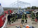 Schwerer Verkehrsunfall mit unklarer Lage - Basislöschzug 6 bei Jahresübung durch komplexes Szenario gefordert