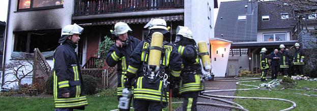 Wohnungsbrand in Arnsberg-Oeventrop fordert einen Schwerverletzten