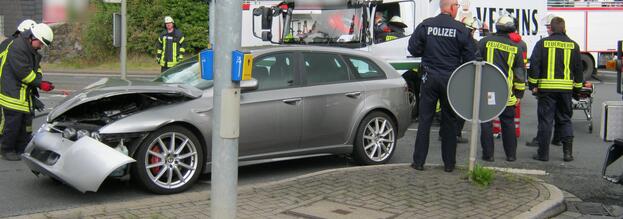 Zwei Verletzte bei Kollison vor Arnsberger Altstadttunnel 