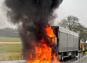 LKW in Vollbrand – Feuerwehr verhindert größeren Schaden