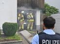Feuerwehr löscht Pkw-Brand in Garage