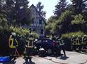 VERKEHRSUNFALL MIT MEHREREN EINGESCHLOSSENEN PERSONEN