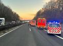 VERKEHRSUNFALL MIT EINGEKLEMMTER PERSON