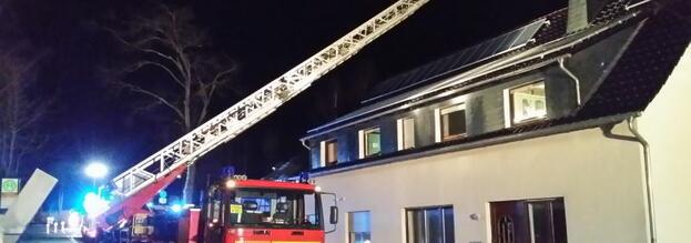 Mehrstündiger Einsatz bei einem Rußbrand im Schornstein