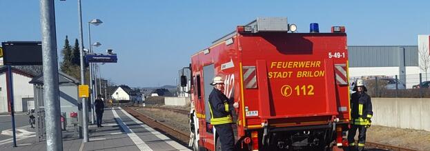 Umfangreiche Ölspur auf Bahngleisen