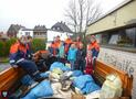 Feuerwehr-Nachwuchs aus Voßwinkel räumt im Dorf auf! 