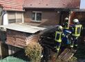 Brand eines Carports an Wohngebäude