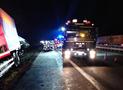 Schwerer Unfall auf der A44 – LKW gerät in Straßengraben