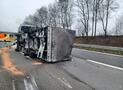 VU auf Autobahn; zwei leicht Verletzte