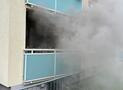 Küchenbrand in Mehrfamilienhaus mit Menschenleben in Gefahr